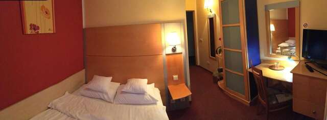 Отели типа «постель и завтрак» Hotel Omega Злоценец-7